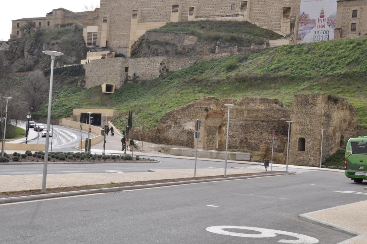 Puerta Del Vado Bajo *