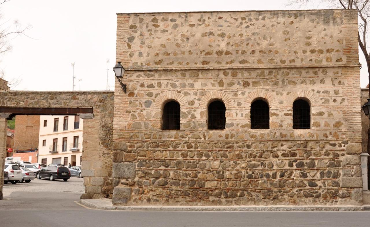 Puerta Del Vado Bajo *