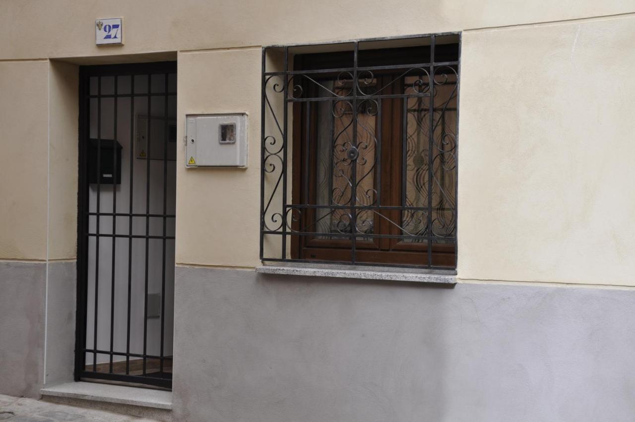 Puerta Del Vado Bajo *